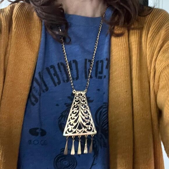 Lisner Pendant Necklace in Gold Tone Metal Mid Century Statement Jewelry Signed - Picture 13 of 16